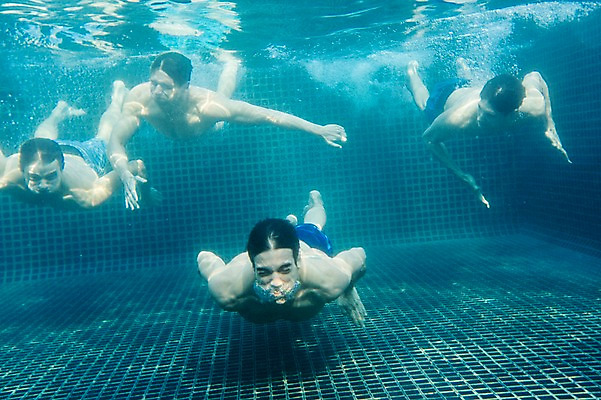 포토 JPG 주간 전신 서양인 외국인 백인 해외기획촬영 남자 수영복 모션 수영장 2014년태국 사람 여러명 성인 야외 앞모습 30대 수중 수영 남자만 성인남자만 장년만 장년남자만 성인만 수중사진 국내포토 자연요소 옷 뷰포인트 다수 인종 장년 수상스포츠 파일형식