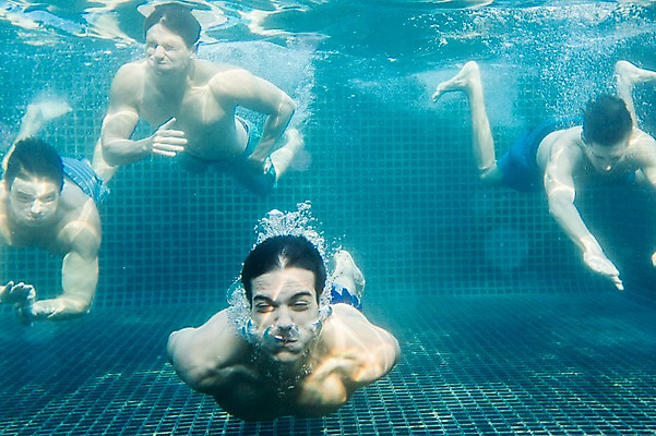 포토 JPG 주간 전신 서양인 외국인 백인 해외기획촬영 남자 수영복 모션 수영장 2014년태국 사람 여러명 성인 야외 앞모습 30대 수중 수영 남자만 성인남자만 장년만 장년남자만 성인만 수중사진 국내포토 자연요소 옷 뷰포인트 다수 인종 장년 수상스포츠 파일형식