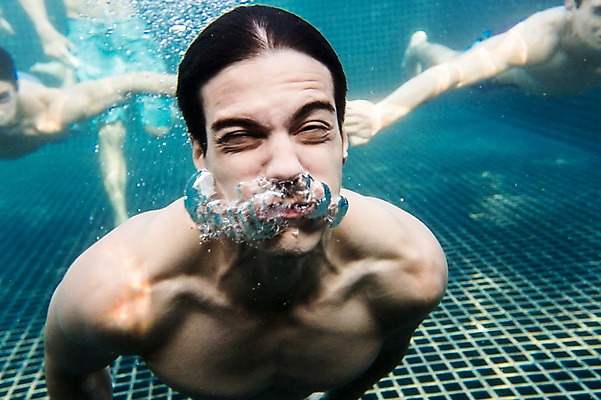 포토 JPG 주간 서양인 외국인 백인 해외기획촬영 남자 수영복 모션 수영장 2014년태국 사람 여러명 상반신 성인 야외 앞모습 30대 수중 수영 남자만 성인남자만 장년만 장년남자만 성인만 수중사진 국내포토 자연요소 옷 뷰포인트 다수 인종 장년 수상스포츠 파일형식