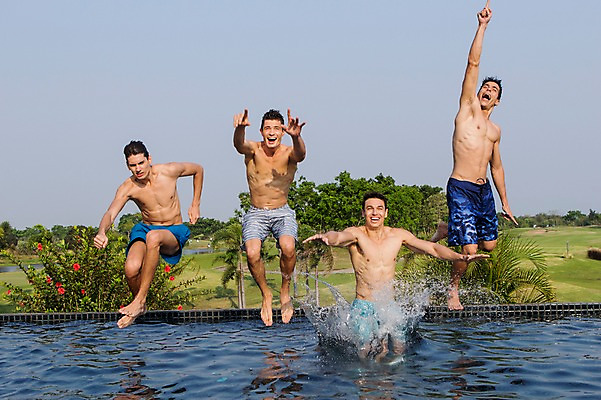 포토 JPG 주간 전신 서양인 외국인 백인 해외기획촬영 남자 수영복 모션 수영장 2014년태국 사람 손짓 여러명 성인 야외 앞모습 30대 점프 수영 우정 손뻗기 남자만 성인남자만 장년만 장년남자만 성인만 국내포토 자연요소 옷 뷰포인트 다수 인종 장년 친구 수상스포츠 파일형식