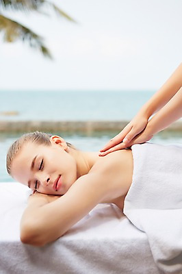 포토 JPG 주간 서양인 외국인 백인 해외기획촬영 여자 여유 모션 휴식 수영장 건강 2014년태국 한명 사람 손짓 상반신 20대 성인 야외 옆모습 수건 눕기 뷰티 눈감음 스파 침대 마사지 매끈함 편안함 의료성형뷰티 여자만 여자한명만 성인여자만 청년만 청년여자만 성인한명만 청년여자한명만 성인여자한명만 성인만 국내포토 자연요소 1 감정 뷰포인트 가구 컨셉 인종 청년 위생용품 감각 파일형식