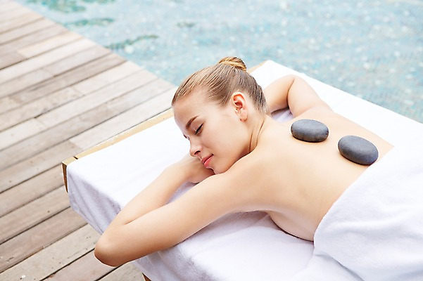 포토 JPG 주간 서양인 외국인 백인 해외기획촬영 여자 여유 모션 휴식 수영장 건강 2014년태국 한명 사람 상반신 20대 성인 야외 옆모습 수건 눕기 뷰티 눈감음 스파 침대 마사지 매끈함 편안함 스톤 의료성형뷰티 여자만 여자한명만 성인여자만 청년만 청년여자만 성인한명만 청년여자한명만 성인여자한명만 성인만 국내포토 자연요소 1 감정 뷰포인트 가구 컨셉 인종 청년 위생용품 감각 파일형식