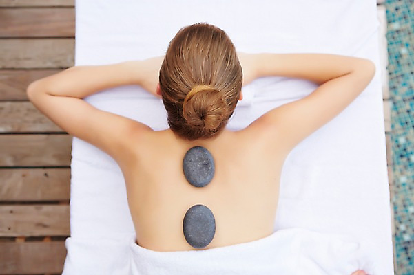 포토 JPG 주간 서양인 외국인 백인 해외기획촬영 여자 여유 엎드리기 모션 휴식 수영장 건강 2014년태국 한명 사람 상반신 20대 성인 야외 뒷모습 뷰티 스파 침대 마사지 매끈함 편안함 스톤 의료성형뷰티 여자만 여자한명만 성인여자만 청년만 청년여자만 성인한명만 청년여자한명만 성인여자한명만 성인만 국내포토 자연요소 1 감정 뷰포인트 가구 컨셉 인종 청년 감각 파일형식