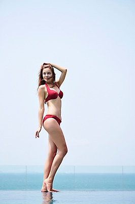 포토 JPG 주간 전신 서양인 외국인 백인 해외기획촬영 여자 수영복 여유 모션 휴식 수영장 2014년태국 한명 서기 미소 사람 20대 성인 야외 앞모습 비키니 수영 여자만 여자한명만 성인여자만 청년만 청년여자만 성인한명만 청년여자한명만 성인여자한명만 성인만 국내포토 자연요소 1 옷 감정 뷰포인트 컨셉 표정 인종 청년 수상스포츠 파일형식