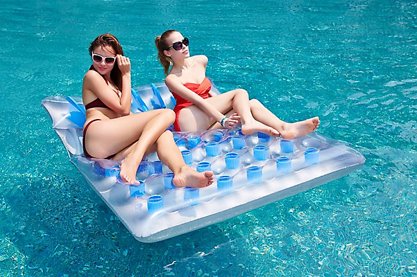 포토 JPG 주간 전신 서양인 외국인 백인 해외기획촬영 여자 수영복 여유 모션 물놀이 휴식 수영장 2014년태국 사람 앉기 20대 성인 야외 두명 앞모습 비키니 선글라스 수영 수면 비치베드 여자만 성인여자만 청년만 청년여자만 성인만 국내포토 자연요소 옷 감정 안경 뷰포인트 컨셉 놀이 인종 청년 물 수상스포츠 파일형식