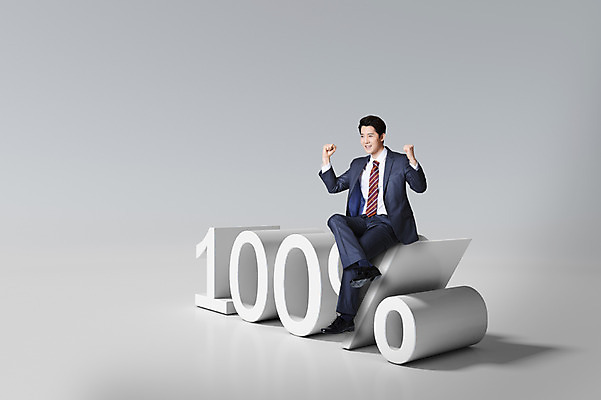 전신 PSD 편집이미지 남자 비즈니스 성공 한명 사람 앉기 정장 성인 숫자 3D 기쁨 한국인 비즈니스맨 백 퍼센트 합성 남자한명만 성인남자만 이미지편집 편집3D 문자 1 옷 감정 컨셉 모션 동양인 직장인 특수기호 디지털합성 남자만 성인만 파일형식