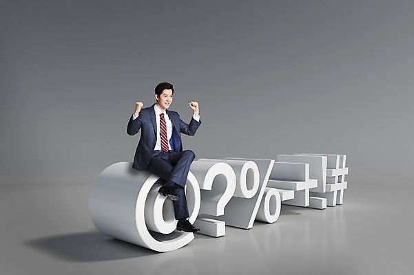 전신 PSD 편집이미지 기호 남자 백그라운드 비즈니스 성공 한명 사람 앉기 정장 성인 3D 파이팅 기쁨 한국인 물음표 비즈니스맨 퍼센트 느낌표 하이픈 합성 골뱅이기호 남자한명만 성인남자만 해시태그 이미지편집 편집3D 문자 1 옷 감정 컨셉 모션 동양인 직장인 특수기호 디지털합성 특수문자 남자만 성인만 파일형식