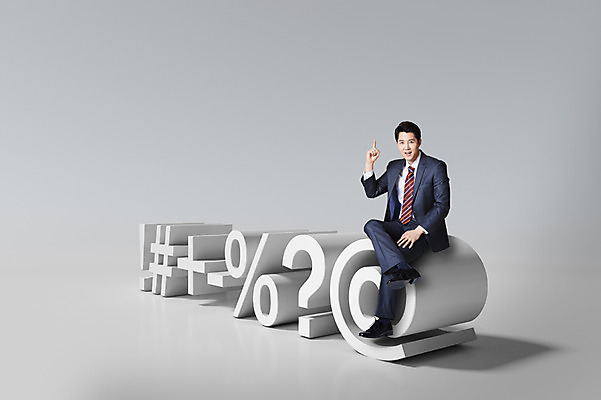 전신 PSD 편집이미지 기호 남자 비즈니스 한명 사람 앉기 정장 성인 3D 한국인 물음표 비즈니스맨 퍼센트 느낌표 하이픈 합성 골뱅이기호 남자한명만 성인남자만 해시태그 이미지편집 편집3D 문자 1 옷 모션 동양인 직장인 특수기호 디지털합성 특수문자 남자만 성인만 파일형식