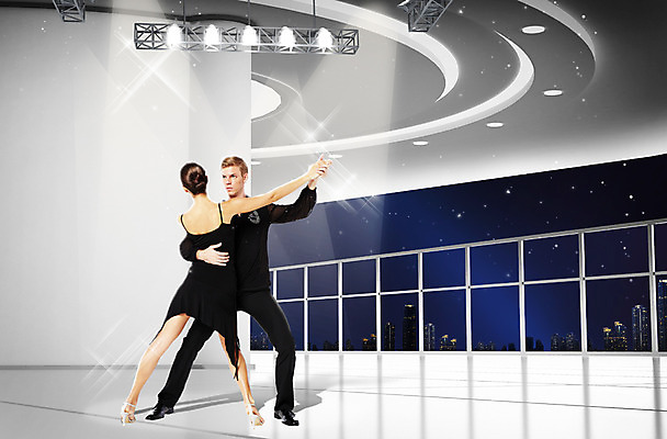 전신 PSD 서양인 외국인 편집이미지 커플 여자 남자 야경 조명 실내 사람 성인 두명 3D 무대 춤 성인만 이미지편집 편집3D 관계 문화예술 인종 내부 야간 디지털합성 파일형식 풍경_경치