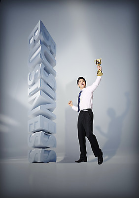 전신 PSD 편집이미지 영어 남자 비즈니스 한명 서기 사람 정장 성인 3D 기쁨 한국인 우승 비즈니스맨 트로피 합성 남자한명만 성인남자만 이미지편집 편집3D 문자 1 옷 감정 모션 동양인 최고 직장인 상_우승 디지털합성 남자만 성인만 파일형식