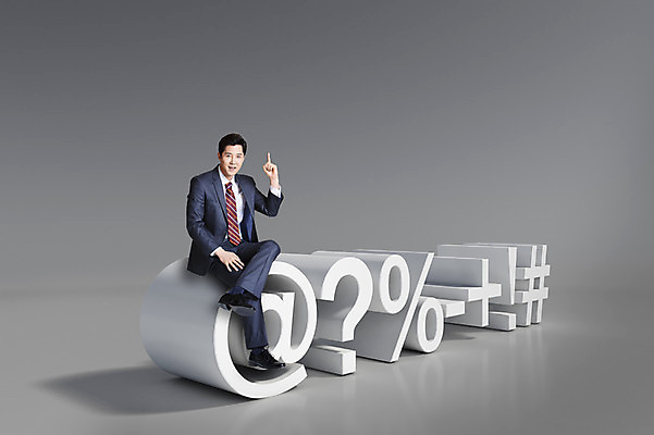 전신 PSD 편집이미지 기호 남자 백그라운드 한명 사람 앉기 성인 3D 한국인 물음표 비즈니스맨 퍼센트 합성 골뱅이기호 남자한명만 성인남자만 이미지편집 편집3D 문자 1 비즈니스 모션 동양인 직장인 특수기호 디지털합성 남자만 성인만 파일형식