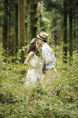 포토 JPG 주간 나무 모자 커플 여자 남자 행복 신부 웨딩드레스 신랑 결혼 신혼부부 자연 키스 한국 서기 사람 동양인 상반신 20대 성인 야외 두명 옆모습 제주도 손잡기 화관 로맨틱 한국인 분위기 추억 숲 청순 특별함 청년만 성인만 국내포토 자연요소 식물 부부 잡화 드레스 꽃 감정 아시아 뷰포인트 컨셉 관계 모션 인종 이벤트 청년 애정표현 생태계 신혼 파일형식