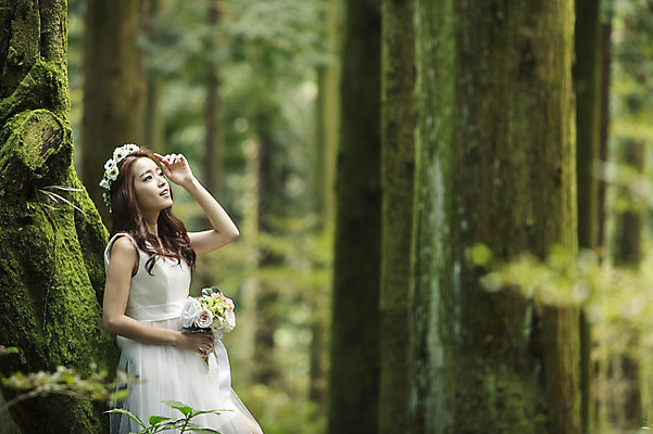 포토 JPG 주간 나무 커플 여자 행복 신부 부케 웨딩드레스 결혼 신혼부부 자연 한국 한명 서기 미소 들기 사람 동양인 상반신 20대 성인 야외 옆모습 제주도 기댐 로맨틱 한국인 분위기 추억 숲 청순 특별함 여자만 여자한명만 성인여자만 청년만 청년여자만 성인한명만 청년여자한명만 성인여자한명만 성인만 국내포토 자연요소 식물 1 부부 드레스 감정 아시아 뷰포인트 꽃다발 컨셉 관계 모션 표정 인종 이벤트 청년 생태계 신혼 파일형식