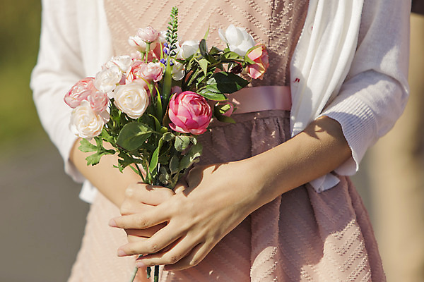 포토 JPG 주간 커플 여자 행복 신부 부케 결혼 신혼부부 한국 따뜻함 한명 서기 들기 사람 동양인 상반신 20대 성인 야외 앞모습 제주도 로맨틱 한국인 분위기 추억 청순 특별함 여자만 여자한명만 성인여자만 청년만 청년여자만 성인한명만 청년여자한명만 성인여자한명만 성인만 국내포토 자연요소 1 부부 감정 아시아 뷰포인트 꽃다발 컨셉 관계 모션 인종 이벤트 청년 신혼 파일형식