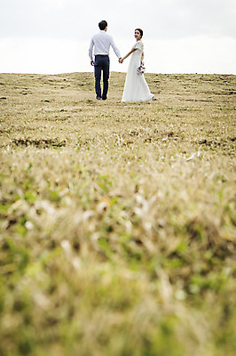 포토 JPG 주간 전신 커플 드레스 여자 남자 행복 신부 부케 웨딩드레스 신랑 결혼 신혼부부 한국 따뜻함 들기 사람 동양인 초원 20대 성인 야외 두명 뒷모습 제주도 로맨틱 한국인 뒤돌아보기 분위기 추억 억새 청순 특별함 청년만 성인만 국내포토 자연요소 식물 부부 옷 감정 아시아 뷰포인트 꽃다발 컨셉 관계 모션 인종 이벤트 청년 신혼 파일형식