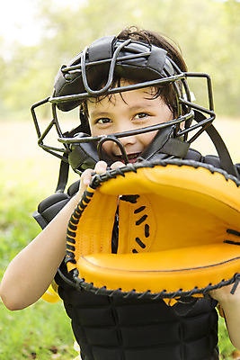 포토 JPG 주간 외국인 해외기획촬영 공원 남자 여유 어린이 자연 2014년태국 한명 미소 사람 앉기 소년 상반신 야외 앞모습 10대 야외활동 야구 글러브 야구글러브 심판 즐거움 포수 남자만 남자한명만 십대만 십대남자만 십대남자한명만 국내포토 자연요소 1 공공시설 감정 스포츠용품 뷰포인트 장갑 모션 청소년 표정 인종 구기 야구선수 생태계 파일형식