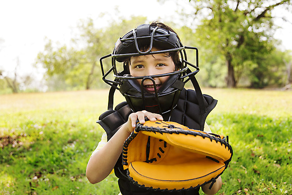 포토 JPG 주간 외국인 해외기획촬영 공원 남자 여유 어린이 자연 2014년태국 한명 서기 사람 소년 잔디 상반신 야외 앞모습 10대 야외활동 야구 글러브 야구글러브 심판 즐거움 포수 남자만 남자한명만 십대만 십대남자만 십대남자한명만 국내포토 자연요소 식물 1 공공시설 감정 스포츠용품 뷰포인트 장갑 모션 청소년 인종 구기 야구선수 생태계 파일형식