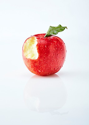 포토 JPG 스튜디오촬영 컬러 백그라운드 과일 실내 사람없음 빨간색 한개 사과 먹은 국내포토 1 내부 파일형식