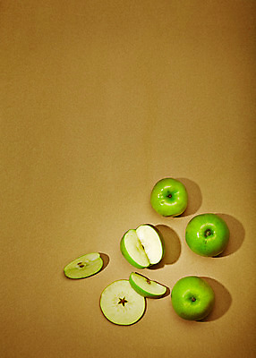 포토 JPG 스튜디오촬영 컬러 조각 백그라운드 과일 실내 사람없음 연두색 하이앵글 여러개 사과 아오리사과 국내포토 뷰포인트 다수 내부 초록색 파일형식