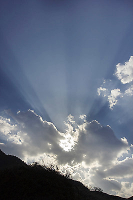 포토 JPG 주간 구름 아시아 자연 하늘 한국 풍경 사람없음 야외 햇빛 전라남도 순천 빛무리 국내포토 자연요소 나라 빛 태양 전라도 생태계 파일형식