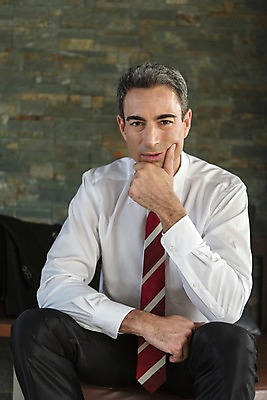 포토 JPG 서양인 외국인 백인 해외기획촬영 남자 2013년태국 40대 중년 비즈니스 휴식 실내 한명 사람 앉기 정장 상반신 성인 앞모습 턱괴기 직장인 비즈니스맨 복도 남자만 남자한명만 성인남자만 성인한명만 성인남자한명만 중년만 중년남자만 중년남자한명만 성인만 국내포토 직업 1 옷 뷰포인트 컨셉 모션 인종 내부 파일형식