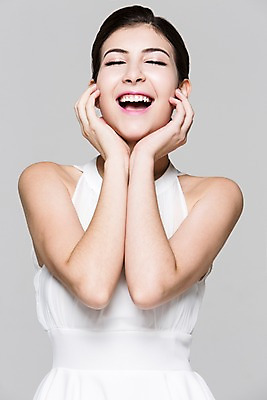 포토 JPG 스튜디오촬영 서양인 외국인 백인 해외기획촬영 우먼라이프 라이프스타일 드레스 여자 2013년태국 모션 실내 한명 미소 사람 손짓 상반신 20대 성인 앞모습 눈감음 턱괴기 우아함 활기 의료성형뷰티 여자만 성인한명만 성인여자한명만 국내포토 1 옷 뷰포인트 컨셉 표정 인종 청년 내부 생활 여자한명만 성인여자만 성인만 파일형식