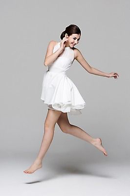 포토 JPG 스튜디오촬영 전신 서양인 외국인 백인 해외기획촬영 우먼라이프 라이프스타일 드레스 여자 2013년태국 모션 맨발 실내 한명 사람 손짓 20대 성인 옆모습 달리기 점프 우아함 하이힐 활기 의료성형뷰티 여자만 성인한명만 성인여자한명만 국내포토 1 옷 구두 뷰포인트 컨셉 발 인종 청년 내부 생활 여성화 여자한명만 성인여자만 성인만 파일형식