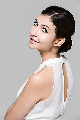 포토 JPG 스튜디오촬영 서양인 외국인 백인 해외기획촬영 우먼라이프 라이프스타일 드레스 여자 2013년태국 모션 실내 한명 서기 미소 사람 상반신 20대 성인 뒷모습 뒤돌아보기 우아함 활기 의료성형뷰티 여자만 성인한명만 성인여자한명만 국내포토 1 옷 뷰포인트 컨셉 표정 인종 청년 내부 생활 여자한명만 성인여자만 성인만 파일형식