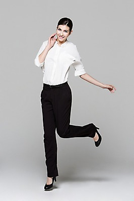 포토 JPG 스튜디오촬영 전신 서양인 외국인 백인 해외기획촬영 여자 2013년태국 비즈니스 모션 실내 한명 미소 사람 20대 성인 앞모습 점프 비즈니스우먼 다리들기 여자만 성인한명만 성인여자한명만 국내포토 1 뷰포인트 표정 인종 청년 내부 직장인 여자한명만 성인여자만 성인만 파일형식