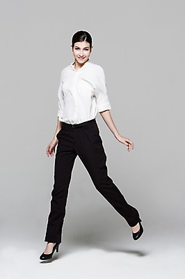 포토 JPG 스튜디오촬영 전신 서양인 외국인 백인 해외기획촬영 여자 2013년태국 비즈니스 모션 실내 한명 미소 사람 20대 성인 앞모습 점프 비즈니스우먼 여자만 성인한명만 성인여자한명만 국내포토 1 뷰포인트 표정 인종 청년 내부 직장인 여자한명만 성인여자만 성인만 파일형식