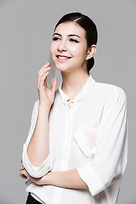 포토 JPG 스튜디오촬영 서양인 외국인 백인 해외기획촬영 여자 2013년태국 비즈니스 모션 알림판 실내 한명 서기 미소 들기 사람 상반신 20대 성인 앞모습 비즈니스우먼 통화 여자만 성인한명만 성인여자한명만 국내포토 1 뷰포인트 표정 인종 청년 내부 직장인 여자한명만 성인여자만 성인만 파일형식