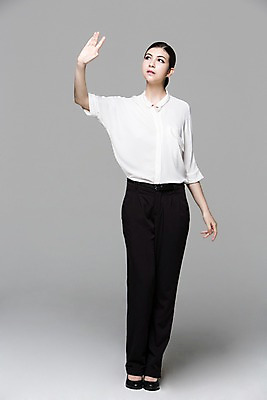 포토 JPG 스튜디오촬영 전신 서양인 외국인 백인 해외기획촬영 여자 2013년태국 비즈니스 모션 실내 한명 서기 사람 손짓 20대 성인 앞모습 만지기 터치 비즈니스우먼 여자만 성인한명만 성인여자한명만 국내포토 1 뷰포인트 인종 청년 내부 직장인 여자한명만 성인여자만 성인만 파일형식