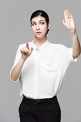 포토 JPG 스튜디오촬영 서양인 외국인 백인 해외기획촬영 응시 여자 2013년태국 비즈니스 모션 실내 한명 서기 사람 손짓 상반신 20대 성인 앞모습 만지기 터치 비즈니스우먼 여자만 성인한명만 성인여자한명만 국내포토 1 시선 뷰포인트 인종 청년 내부 직장인 여자한명만 성인여자만 성인만 파일형식