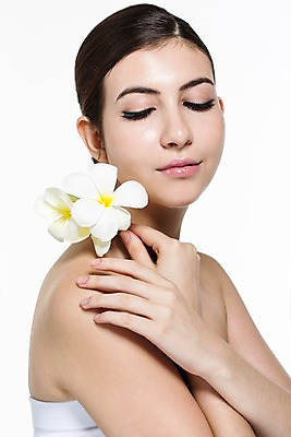 포토 JPG 스튜디오촬영 서양인 외국인 백인 해외기획촬영 우먼라이프 라이프스타일 여자 꽃 2013년태국 모션 실내 한명 들기 사람 손짓 상반신 20대 성인 옆모습 뷰티 눈감음 우아함 매끈함 튜브탑 의료성형뷰티 여자만 성인한명만 성인여자한명만 국내포토 식물 1 뷰포인트 컨셉 상의 인종 청년 내부 생활 감각 여자한명만 성인여자만 성인만 파일형식