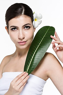 포토 JPG 스튜디오촬영 서양인 외국인 백인 해외기획촬영 우먼라이프 라이프스타일 여자 꽃 2013년태국 잎 모션 실내 한명 미소 들기 사람 상반신 20대 성인 앞모습 뷰티 우아함 매끈함 튜브탑 꽂음 의료성형뷰티 여자만 성인한명만 성인여자한명만 국내포토 식물 1 뷰포인트 컨셉 상의 표정 인종 청년 내부 생활 감각 여자한명만 성인여자만 성인만 파일형식