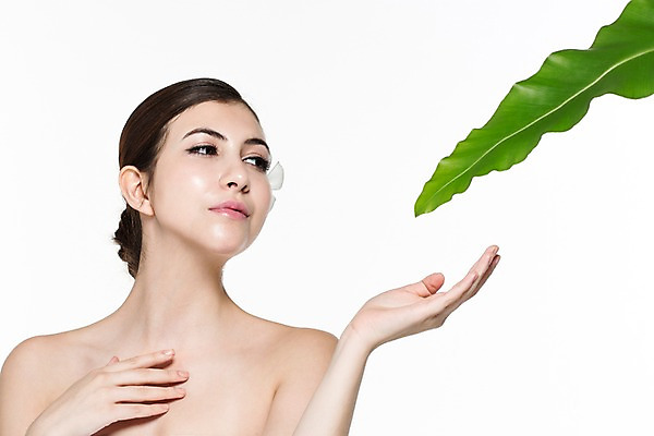 포토 JPG 스튜디오촬영 서양인 외국인 백인 해외기획촬영 우먼라이프 라이프스타일 응시 여자 2013년태국 모션 나뭇잎 실내 한명 사람 손짓 상반신 20대 성인 앞모습 뷰티 가리킴 우아함 매끈함 의료성형뷰티 여자만 성인한명만 성인여자한명만 국내포토 1 시선 뷰포인트 컨셉 잎 인종 청년 내부 생활 감각 여자한명만 성인여자만 성인만 파일형식