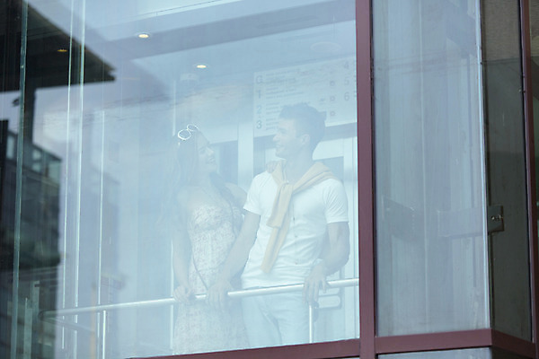 포토 JPG 서양인 외국인 백인 해외기획촬영 라이프스타일 커플 여자 남자 행복 여유 커플라이프 여행 데이트 휴식 함께함 실내 2014년태국 서기 사람 상반신 20대 성인 두명 앞모습 마주보기 승차 엘리베이터 즐거움 오르기 청년만 성인만 국내포토 감정 뷰포인트 컨셉 관계 모션 인종 청년 내부 생활 파일형식