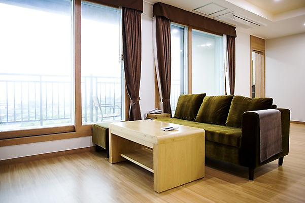 포토 JPG 창문 탁자 숙소 리조트 한국 실내 사람없음 소파 제주도 커튼 국내포토 아시아 가구 의자 내부 파일형식