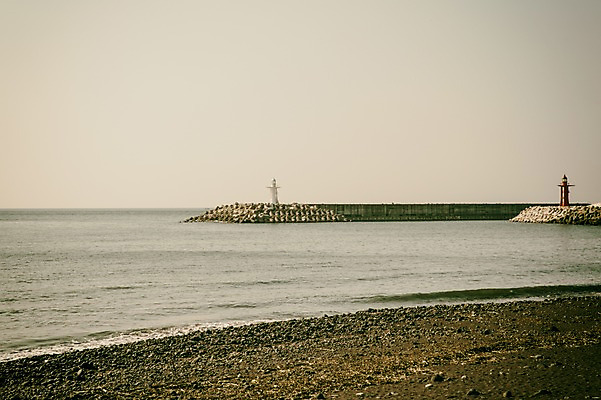포토 JPG 주간 하늘 한국 등대 풍경 해변 사람없음 야외 제주도 방파제 국내포토 자연요소 공공시설 아시아 바다 파일형식