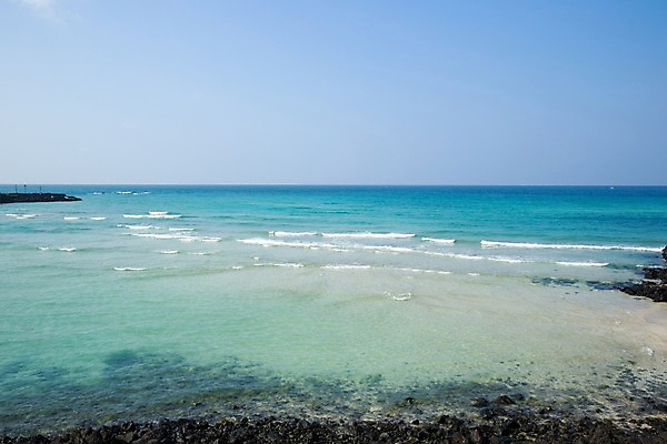 포토 JPG 주간 물결 하늘 한국 풍경 해변 사람없음 야외 제주도 국내포토 자연요소 아시아 바다 파일형식