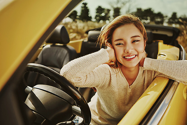 포토 JPG 주간 여자 여유 여행 자동차 휴식 한국 한명 미소 사람 앉기 동양인 상반신 20대 성인 야외 앞모습 제주도 한국인 오픈카 상쾌 여자만 여자한명만 성인여자만 청년만 청년여자만 성인한명만 청년여자한명만 성인여자한명만 성인만 국내포토 자연요소 1 감정 아시아 육상교통 뷰포인트 컨셉 모션 승용차 표정 인종 청년 파일형식