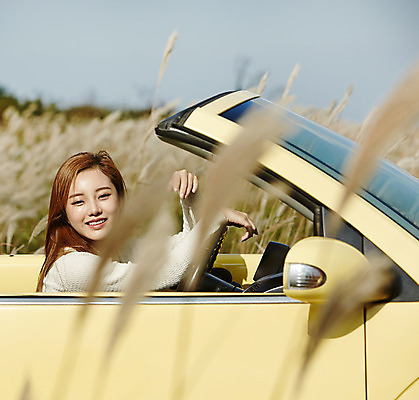 포토 JPG 주간 여자 여유 여행 자동차 한국 한명 미소 사람 앉기 동양인 상반신 20대 성인 야외 제주도 운전 한국인 오픈카 상쾌 억새 여자만 여자한명만 성인여자만 청년만 청년여자만 성인한명만 청년여자한명만 성인여자한명만 성인만 국내포토 자연요소 식물 1 감정 아시아 육상교통 모션 승용차 표정 인종 청년 파일형식