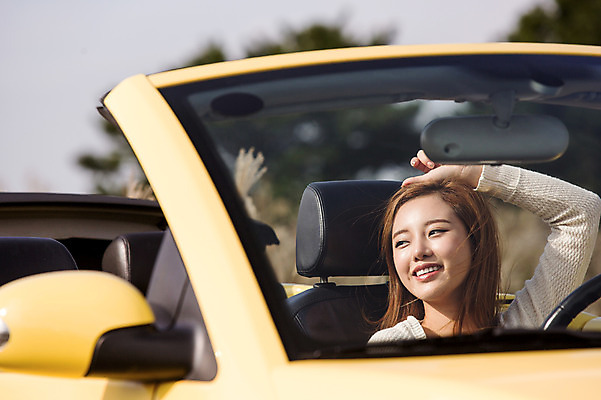 포토 JPG 주간 여자 여유 여행 자동차 한국 한명 미소 사람 앉기 동양인 상반신 20대 성인 야외 제주도 한국인 오픈카 상쾌 여자만 여자한명만 성인여자만 청년만 청년여자만 성인한명만 청년여자한명만 성인여자한명만 성인만 국내포토 자연요소 1 감정 아시아 육상교통 모션 승용차 표정 인종 청년 파일형식