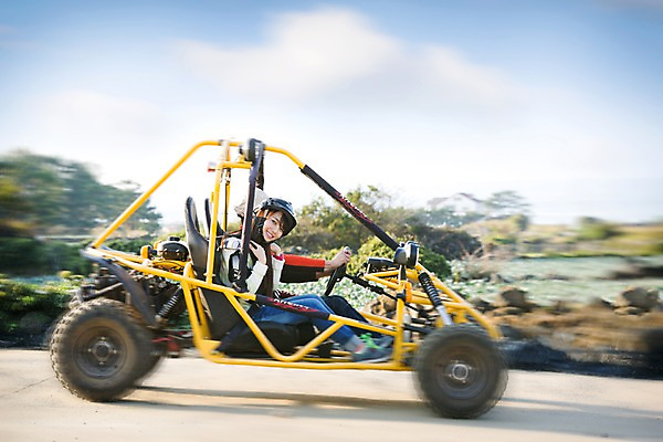 포토 JPG 주간 전신 구름 여자 남자 여유 여행 하늘 레저 한국 미소 사람 앉기 동양인 20대 성인 야외 두명 옆모습 달리기 제주도 한국인 승차 즐거움 고카트 청년만 성인만 국내포토 자연요소 감정 아시아 뷰포인트 모션 표정 인종 청년 파일형식