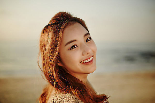 포토 JPG 주간 여자 여유 여행 휴식 한국 한명 서기 미소 사람 동양인 상반신 20대 성인 해변 야외 옆모습 제주도 한국인 여자만 여자한명만 성인여자만 청년만 청년여자만 성인한명만 청년여자한명만 성인여자한명만 성인만 국내포토 자연요소 1 감정 아시아 바다 뷰포인트 컨셉 모션 표정 인종 청년 파일형식