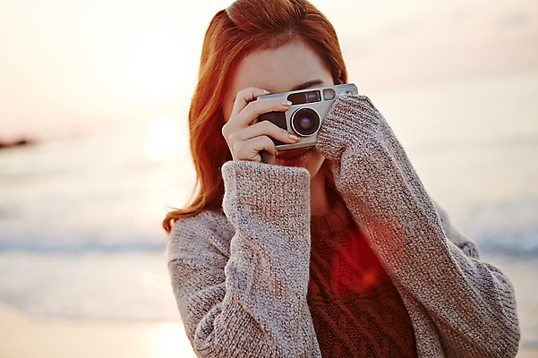 포토 JPG 주간 여자 여유 여행 하늘 휴식 한국 한명 서기 들기 사람 동양인 상반신 20대 성인 해변 야외 앞모습 제주도 카메라 노을 한국인 안식처 여자만 여자한명만 성인여자만 청년만 청년여자만 성인한명만 청년여자한명만 성인여자한명만 성인만 국내포토 자연요소 1 감정 아시아 바다 뷰포인트 컨셉 모션 인종 청년 전자제품 파일형식