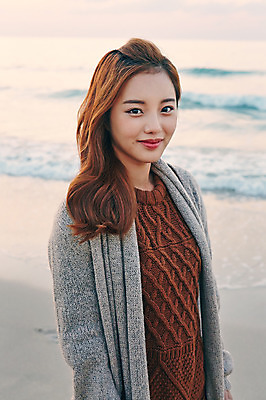 포토 JPG 주간 여자 여유 여행 휴식 한국 한명 서기 미소 사람 동양인 상반신 20대 성인 해변 야외 앞모습 제주도 한국인 여자만 여자한명만 성인여자만 청년만 청년여자만 성인한명만 청년여자한명만 성인여자한명만 성인만 국내포토 자연요소 1 감정 아시아 바다 뷰포인트 컨셉 모션 표정 인종 청년 파일형식