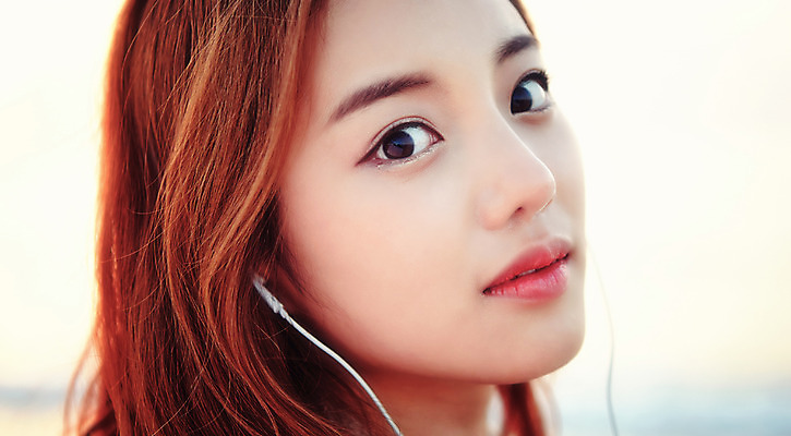 포토 JPG 주간 여자 여유 음악 이어폰 여행 휴식 한국 한명 사람 동양인 상반신 20대 성인 해변 야외 제주도 듣기 한국인 여자만 여자한명만 성인여자만 청년만 청년여자만 성인한명만 청년여자한명만 성인여자한명만 성인만 국내포토 자연요소 1 감정 아시아 바다 음향기기 컨셉 모션 문화예술 인종 청년 파일형식