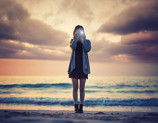 포토 JPG 주간 전신 구름 여자 여유 여행 하늘 휴식 한국 한명 서기 들기 사람 동양인 20대 성인 해변 야외 앞모습 제주도 카메라 사진촬영 한국인 손전등 안식처 여자만 여자한명만 성인여자만 청년만 청년여자만 성인한명만 청년여자한명만 성인여자한명만 성인만 국내포토 자연요소 1 감정 아시아 바다 뷰포인트 컨셉 모션 조명 인종 청년 전자제품 촬영 파일형식