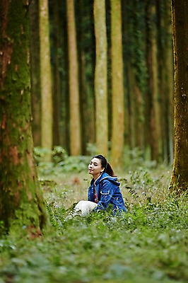 포토 JPG 주간 나무 여자 여유 여행 휴식 한국 한명 미소 사람 앉기 동양인 상반신 20대 성인 야외 옆모습 제주도 트래킹 한국인 숲 상쾌 여자만 여자한명만 성인여자만 청년만 청년여자만 성인한명만 청년여자한명만 성인여자한명만 성인만 국내포토 자연요소 식물 1 감정 아시아 뷰포인트 컨셉 모션 레저 표정 인종 청년 파일형식